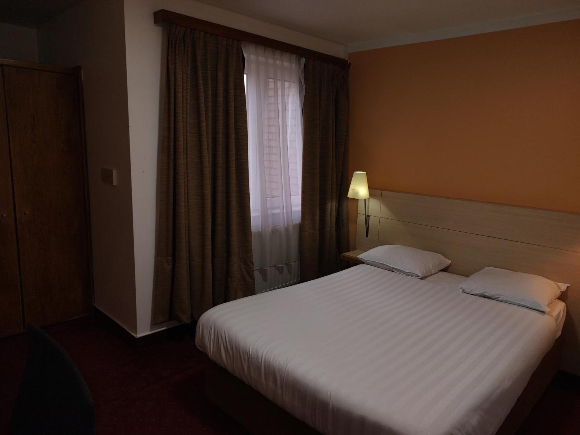 Hotel Evergreen Woluwe-Saint-Lambert Ngoại thất bức ảnh
