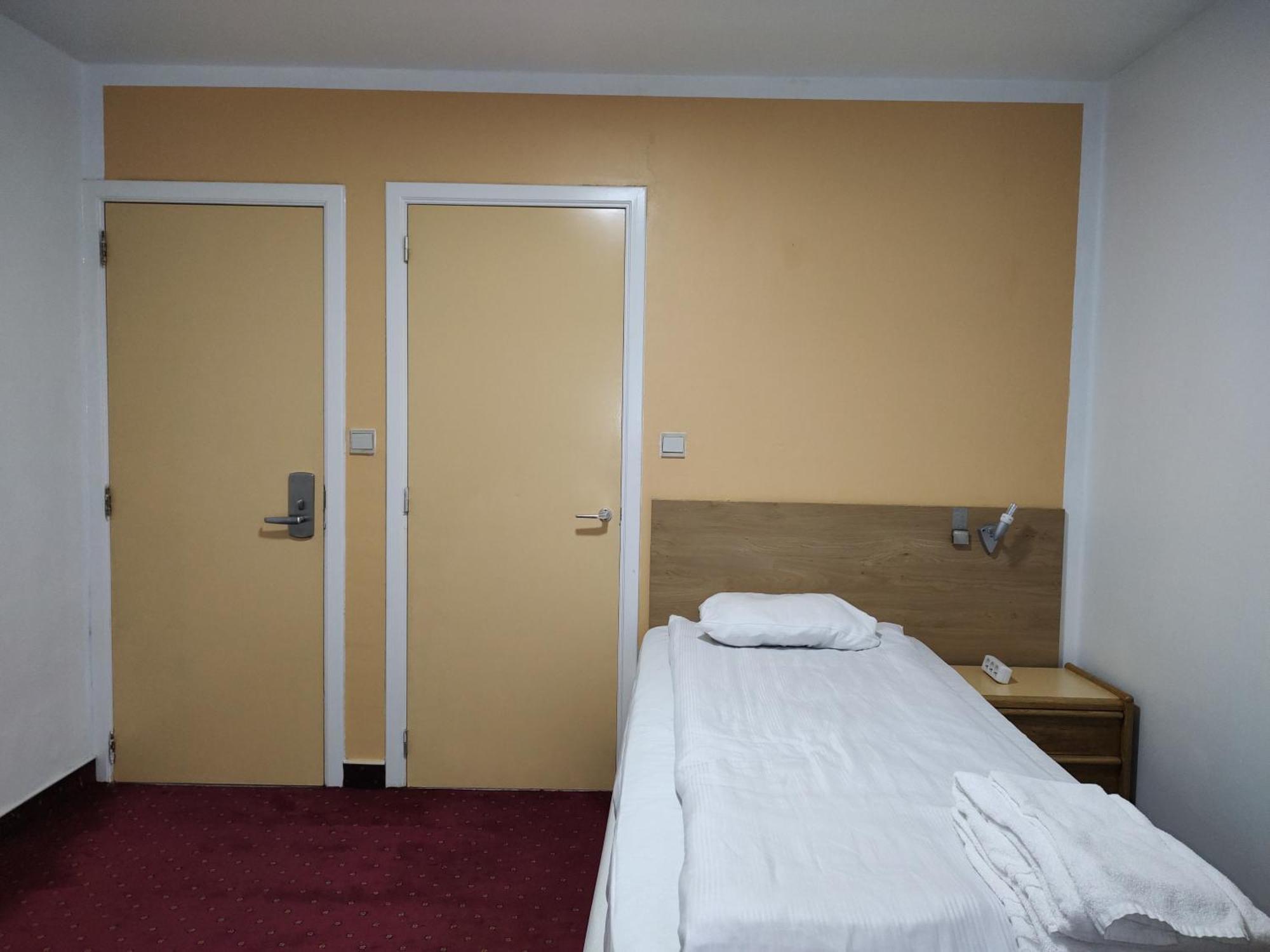 Hotel Evergreen Woluwe-Saint-Lambert Ngoại thất bức ảnh