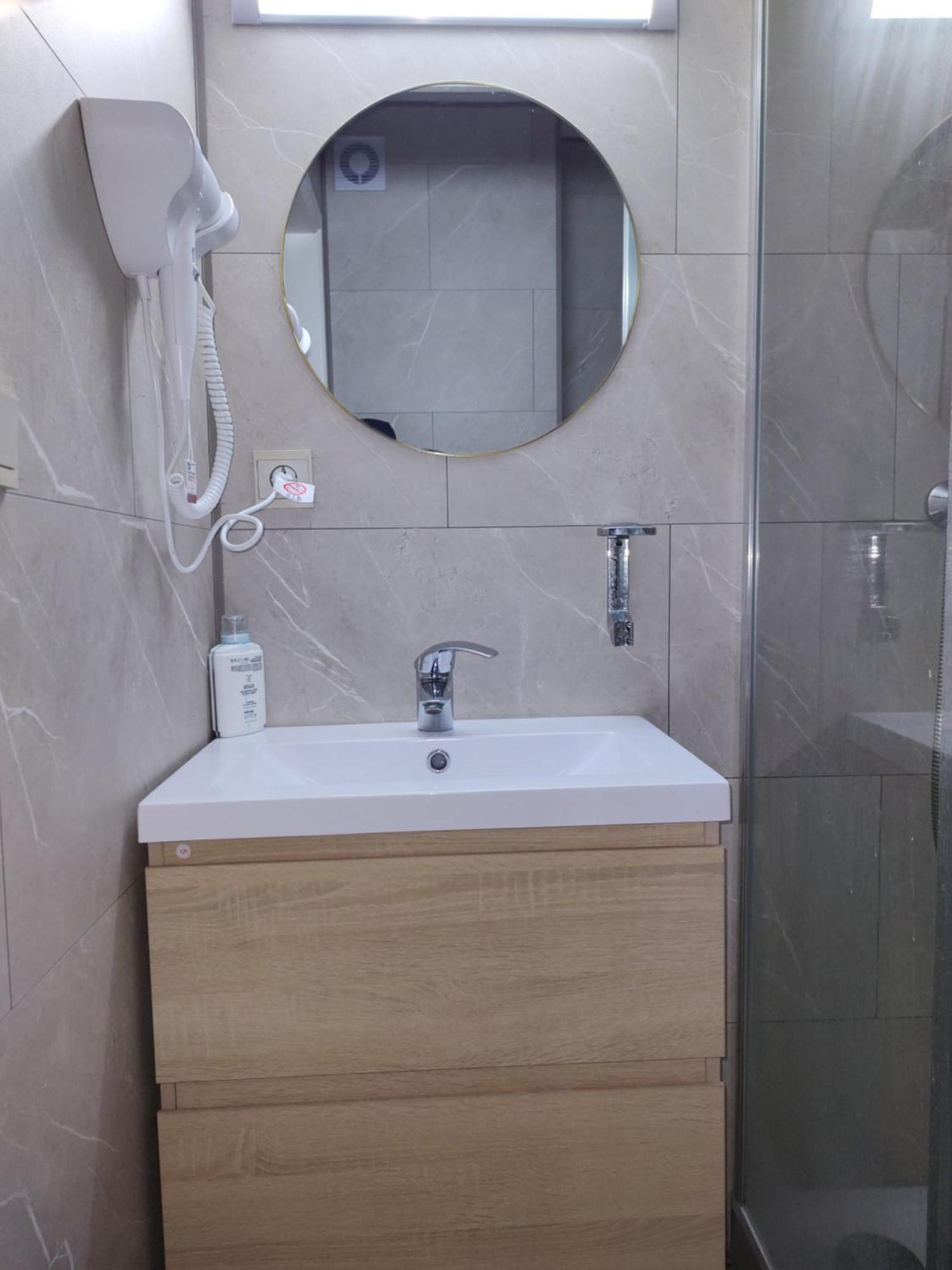 Hotel Evergreen Woluwe-Saint-Lambert Ngoại thất bức ảnh